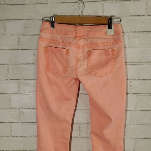 Maurices bright pink skinny jeans - Picture 5 of 10